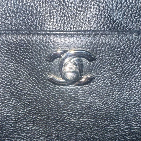 Chanel Executive Black Tote Bag - Picture 4 of 16